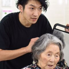 【日当９０００円～最大１５０００円】訪問美容師、外注募集！！出勤日数は当社担当者と要相談。の画像