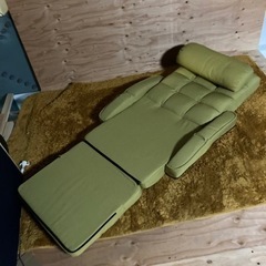 ● 座椅子、肘掛け付き、マットにもなりますの画像