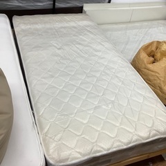 シングルベッド