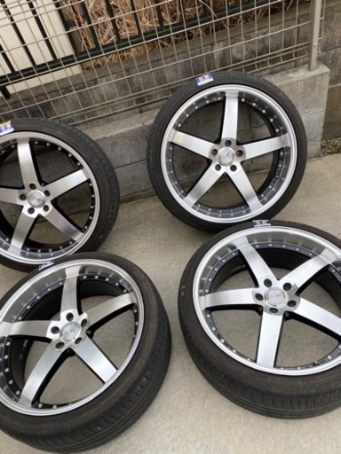 美品タイヤ値下げ❗️BADX ロクサーニ　グラスターファイブ