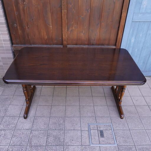 Karimoku(カリモク家具)の人気シリーズCOLONIAL(コロニアル)のDC5200ダイニングテーブルです。アメリカンカントリー