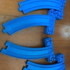 プラレール　坂曲線レール橋脚ありの画像