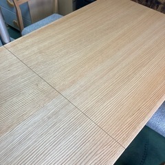 ● ダイニングテーブルセット、椅子4脚付きの画像