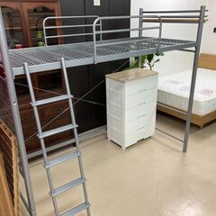 未使用のロフトベッド