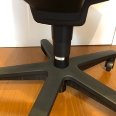 コクヨ　事務用椅子の画像