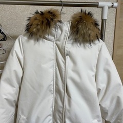 「美品」　ピレネックス　アヌシー　ファー付きダウン