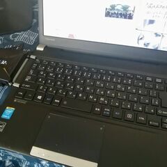 13インチモニタ搭載薄型B5モバイルノートパソコン(約1年店舗保...