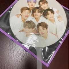 BTSの公式うちわ