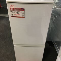 ☆中古 激安！！￥12,800！！SHARP　シャープ　137㍑2ドア冷蔵庫　家電　2017年製　SJ-D14C-W型　幅48cmｘ奥行59cmｘ高さ113cm　【BBM148】