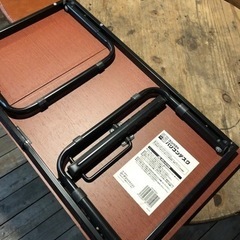 ベッド用　折りたたみテーブル　タブレット使用可能　パソコン台　の画像