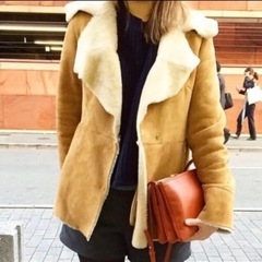新品同様✨本革 ムートン コートの画像