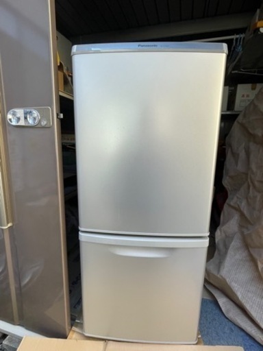 パナソニック冷蔵庫　NR-B149W-S