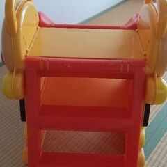 アンパンマン滑り台の画像