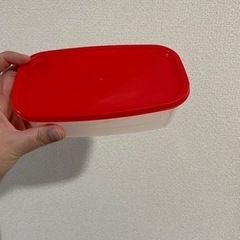 (取引中)タッパー(中サイズと小サイズ)新品未使用の画像