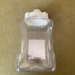 ④サミットストア　美し水　4リットル　専用ボトルの画像
