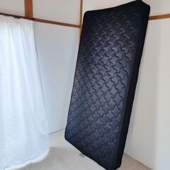 ほぼ新品マットレスシングル　極厚17センチ