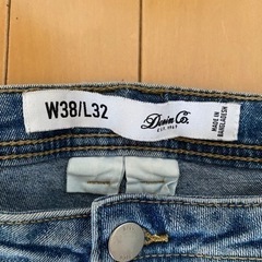 明日まで【まとめ売り】【禁煙者・ペット無】ダメージデニムパンツ ハーフパンツ Tシャツ2枚 海外製品 UNIQLO H&M XL ユニクロ エイチアンドエムの画像