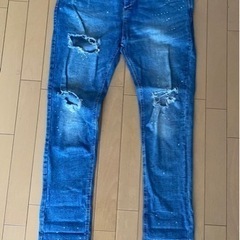 明日まで【まとめ売り】【禁煙者・ペット無】ダメージデニムパンツ ハーフパンツ Tシャツ2枚 海外製品 UNIQLO H&M XL ユニクロ エイチアンドエムの画像