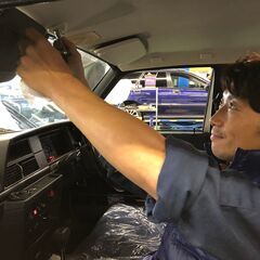 【車検回送スタッフ】有名輸入車の車検手続き／運転代行で陸運局へ運搬！／昇給3ヶ月毎／未経験歓迎・経験者優遇／残業無し！賞与アリ◆アルバイト／パート◆の画像