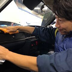 【車検回送スタッフ】有名輸入車の車検手続き／運転代行で陸運局へ運搬！／昇給3ヶ月毎／未経験歓迎・経験者優遇／残業無し！賞与アリ◆アルバイト／パート◆の画像