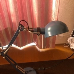 ワークランプ。テーブルランプ、電球２個付き。の画像