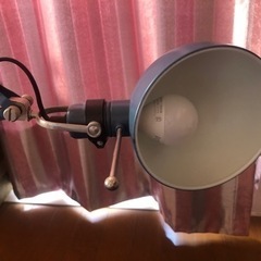 ワークランプ。テーブルランプ、電球２個付き。の画像