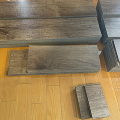 【値下げ2万円】【急募】ELEMENTS フロアタイル 置くだけ フロアマット 敷くだけ タイル フローリング材 床材 タイルカーペット DIY リフォーム ヨーロピアンオークの画像