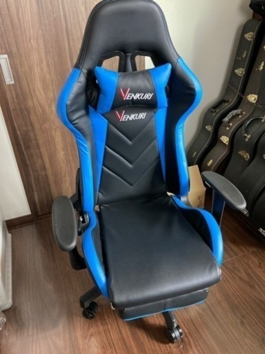 美品　ゲーミングチェア　オットマン付き