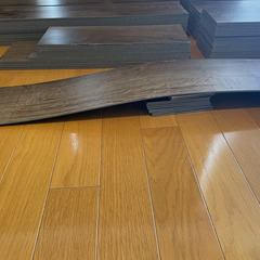 【値下げ2万円】【急募】ELEMENTS フロアタイル 置くだけ フロアマット 敷くだけ タイル フローリング材 床材 タイルカーペット DIY リフォーム ヨーロピアンオークの画像