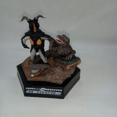 激突！恐竜系怪獣決戦!!（宇宙恐竜ゼットンVS戦車怪獣恐竜戦車）