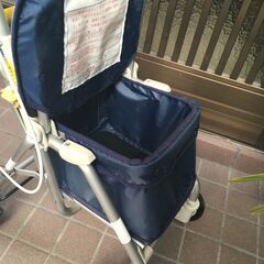 小型の買い物カートの画像