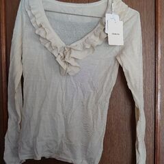 フリルトップス