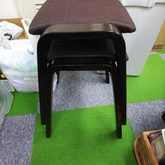 積み重ね可能な椅子 焦げ茶色 ×8脚 の画像