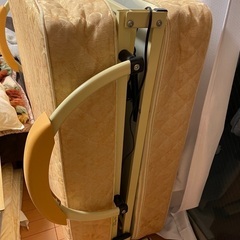 マットレス付きシングルベッド！(折りたたみ収納可能)の画像