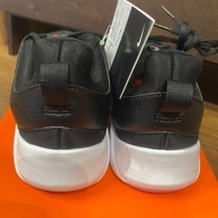 Nike Wmns Legend Essential ナイキ レジェンド　の画像