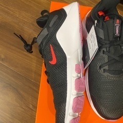 Nike Wmns Legend Essential ナイキ レジェンド　の画像