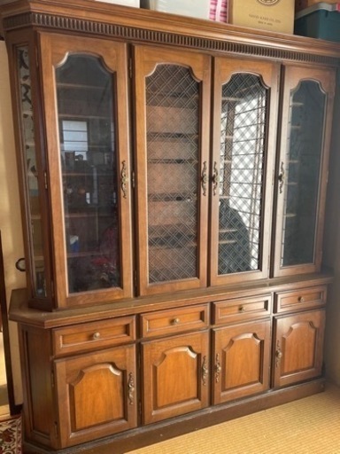 アンティーク風食器棚