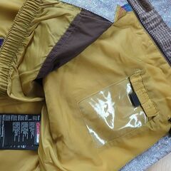 【美品】BURTONスノボジャケット茶チェック×グレー機能的の画像