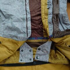 【美品】BURTONスノボジャケット茶チェック×グレー機能的の画像