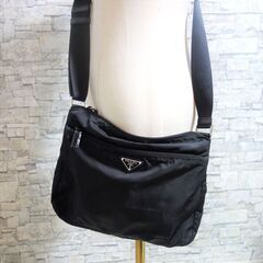 【PRADA】ショルダーバッグ 斜め掛け　メッセンジャーバッグ ナイロン レザー プラダ ナイロン レザー 斜め掛け ショルダー メッセンジャー バック