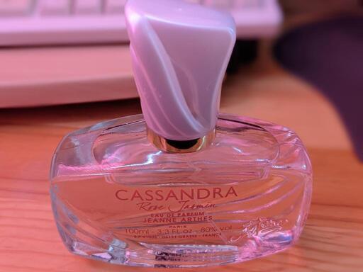 香水　Cassandra
