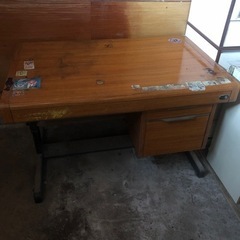 勉強机 シール貼あり  0円の画像