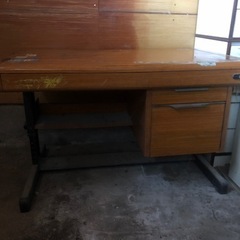 勉強机 シール貼あり  0円の画像