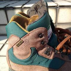 登山靴　27センチ　ゴアテックスの画像