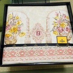 FENDI 羽毛肌掛けふとん　フェンディ　布団
