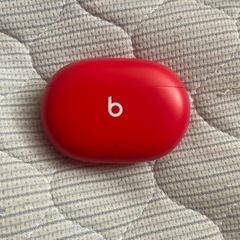 Beats studio buds レッド