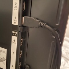 【ジャンク】テレビ　LG 42インチ　薄型画面に線有　純正リモコン付きの画像