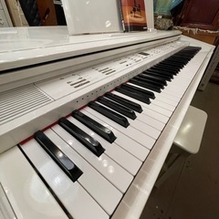 【売約済み】　YAMAHA ヤマハ　Clavinova クラビノーバ　ピアノ　piano cvp シリーズ　検　CLP CSP キーボード　演奏　電子ピアノ　イス　付き　おまけ　白　ホワイト　オフホワイト　エナメル　鍵盤　ワンオーナー　楽器　検　コルグ　KORG アバングランド　大型の画像