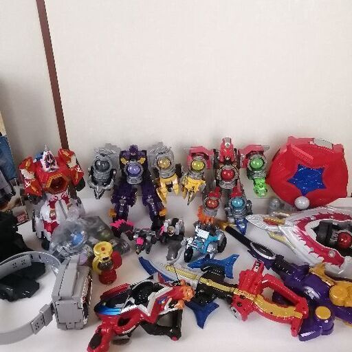 【取引中です】スーパー戦隊キューレンジャー/ロボット３体/ボイジャー/キュータマ/剣、ベルト等など