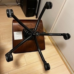 デスクチェア　ウォルナットの画像